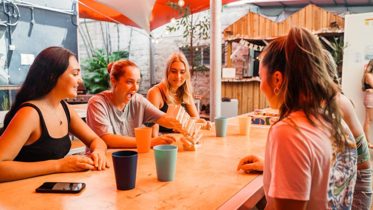 Mad Monkey Waterfront Vandrerhjem Cairns Eksteriør bilde